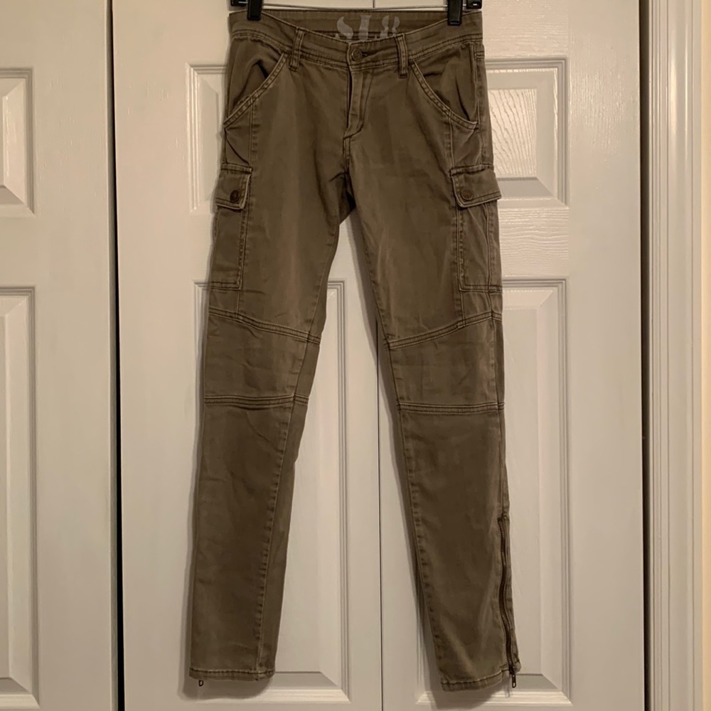 SL8, army green skinny jeans Pants, size 26, EUC